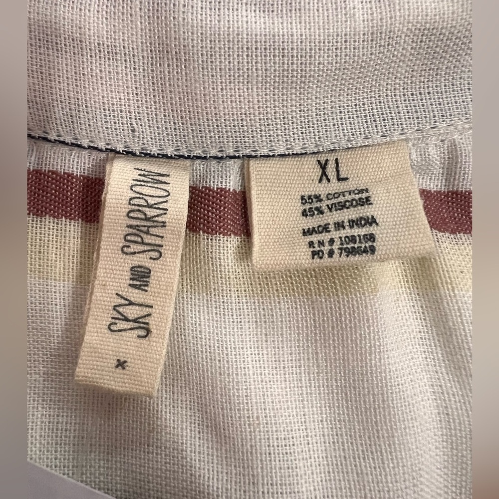 TILLY’S LINEN FEEL SOFT BUTTON DOWN TOP SIZE XL N… - image 5